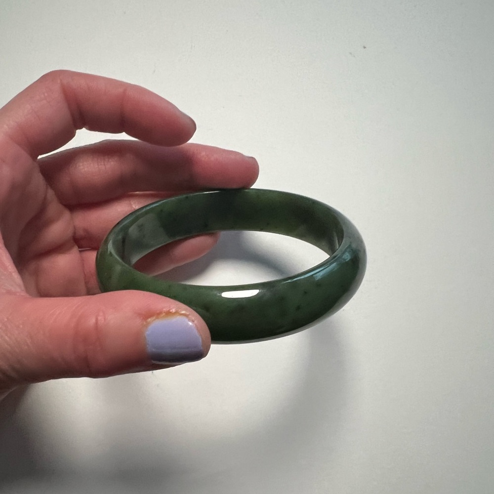 Nephrite Jade bangle 7.5”/19cm inner diameter - Picture 8 of 16